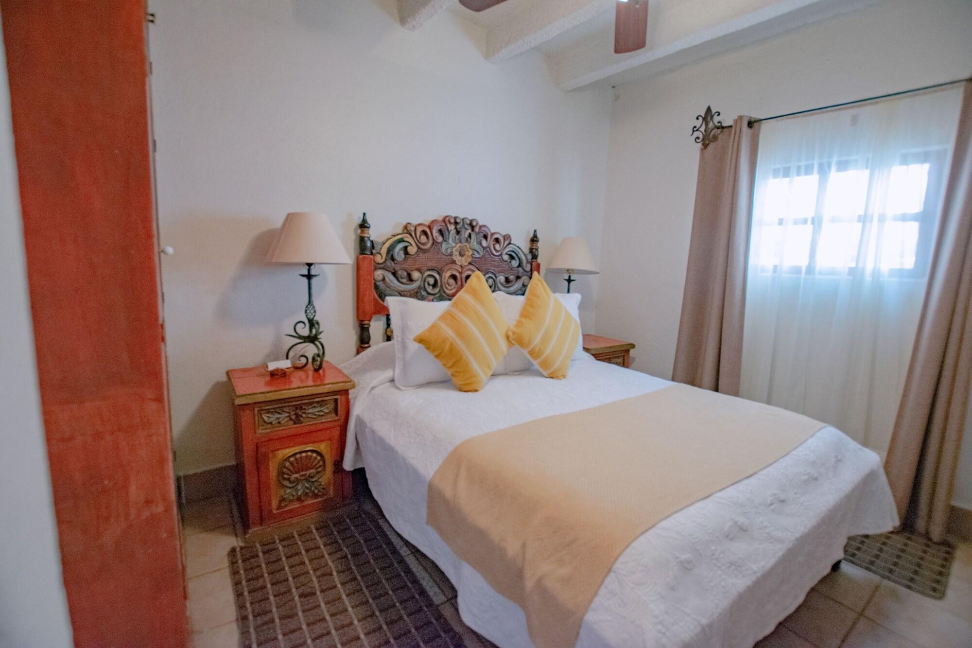 Hotel Santa Ana Альенде Экстерьер фото